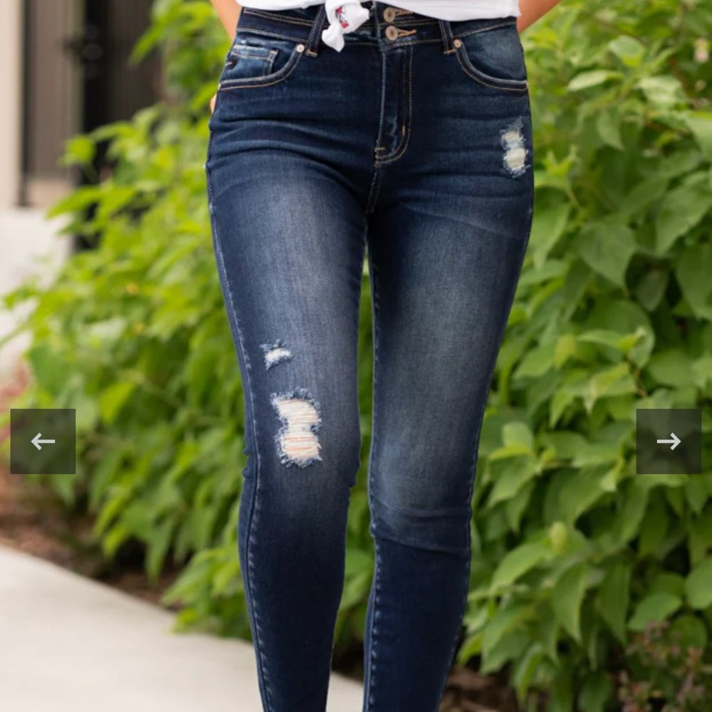 KC7317D Kancan Jaclyn High Rise Double Button Skinny Jean in size 26